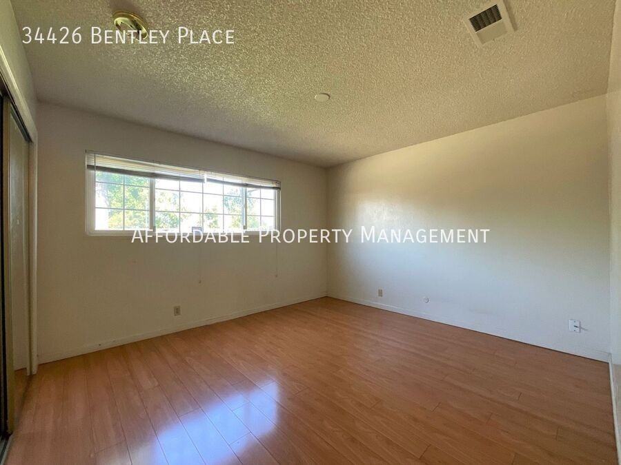 34426 Bentley Pl - Photo 7 of 15
