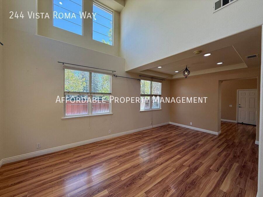 244 Vista Roma Way - Photo 3 of 31