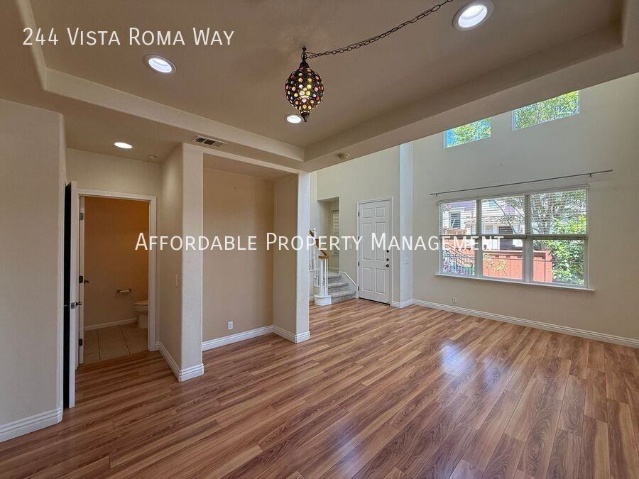 244 Vista Roma Way - Photo 4 of 31