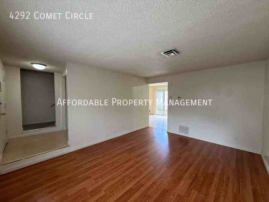 4292 Comet Cir - Photo 2 of 23