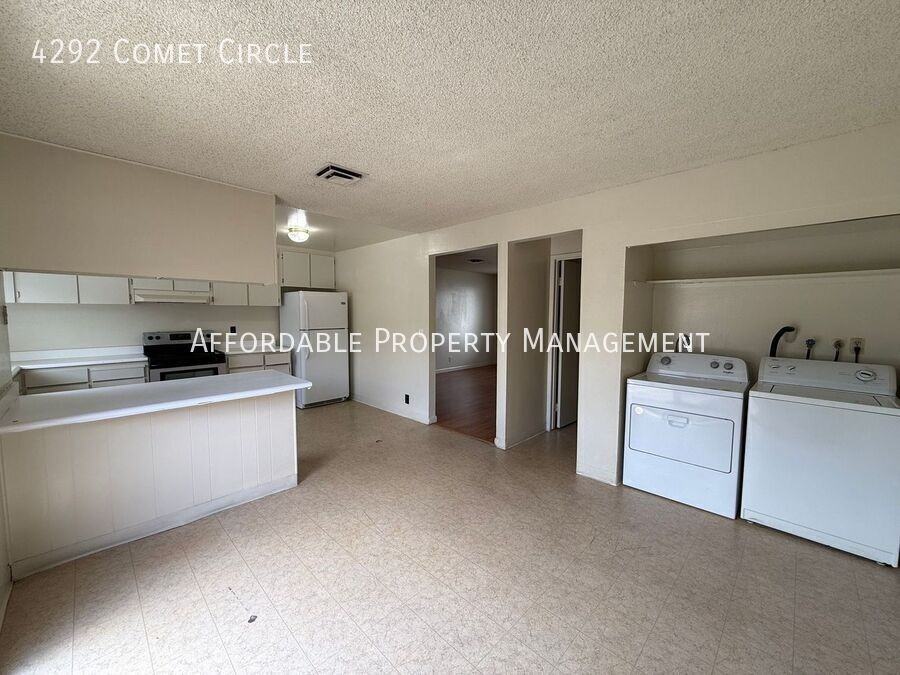 4292 Comet Cir - Photo 6 of 23