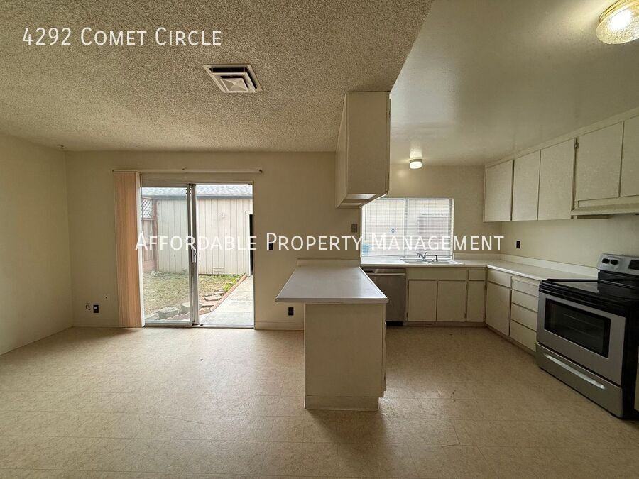 4292 Comet Cir - Photo 7 of 23