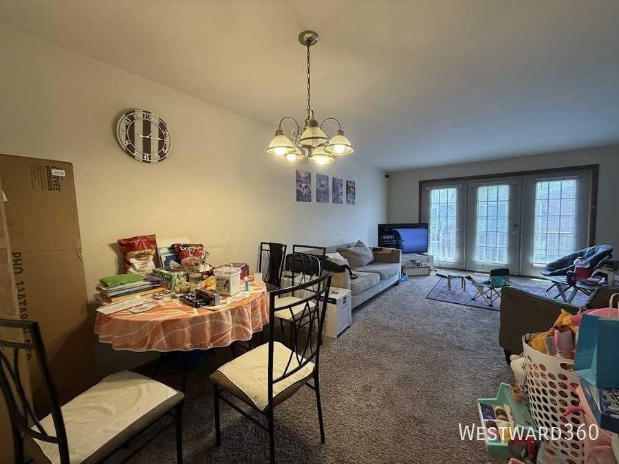 4120 Williamsburg Ct #302 - Photo 4 of 12