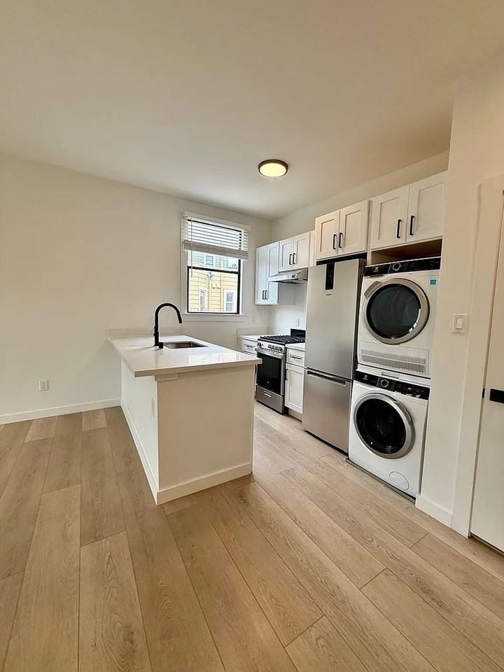 1450 Castro St #18