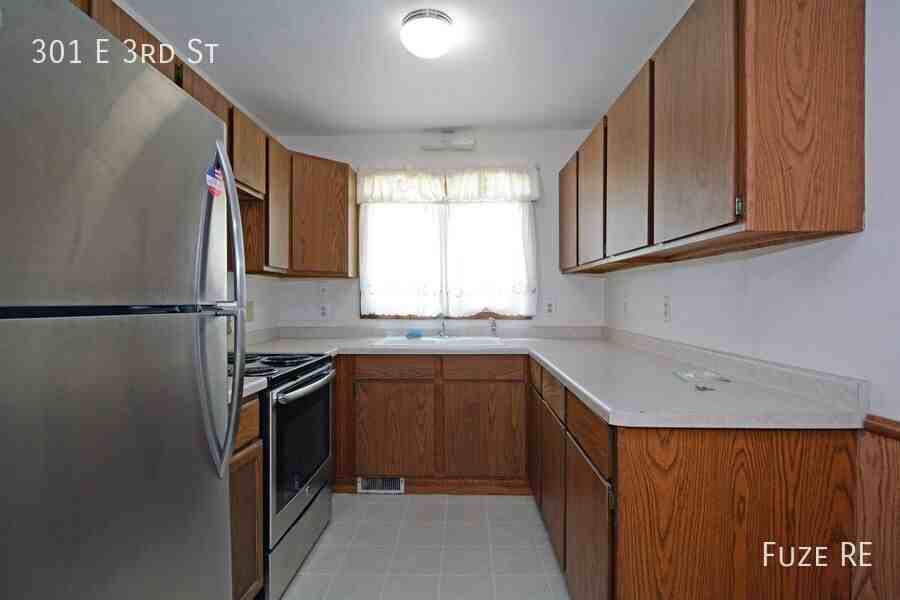 301 E 3rd St - Photo 6 of 15