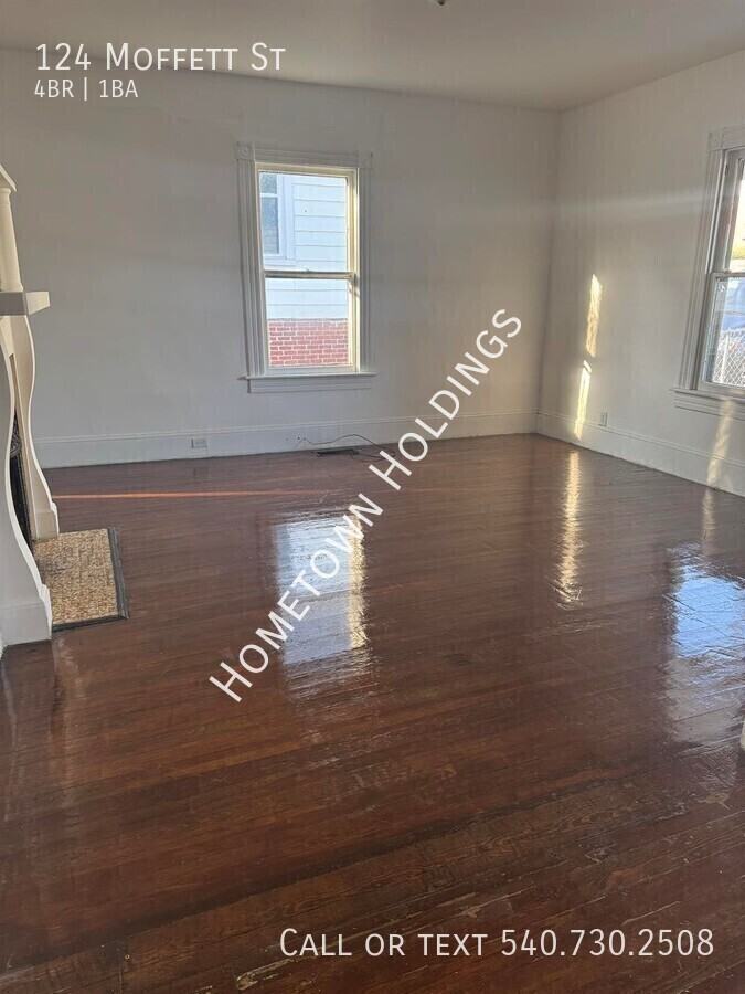 124 Moffett St - Photo 3 of 8