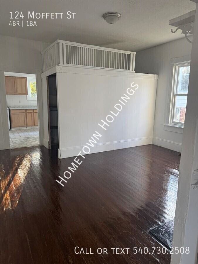 124 Moffett St - Photo 4 of 8