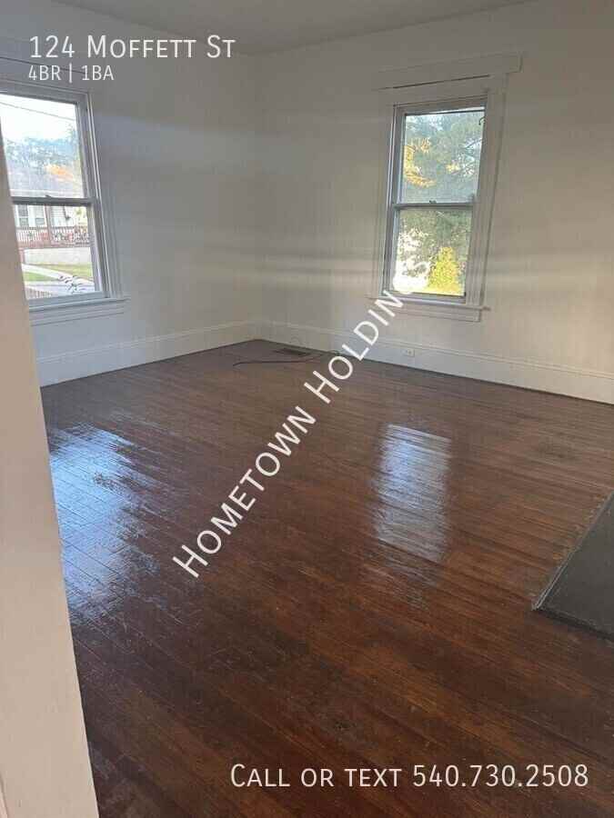 124 Moffett St - Photo 5 of 8