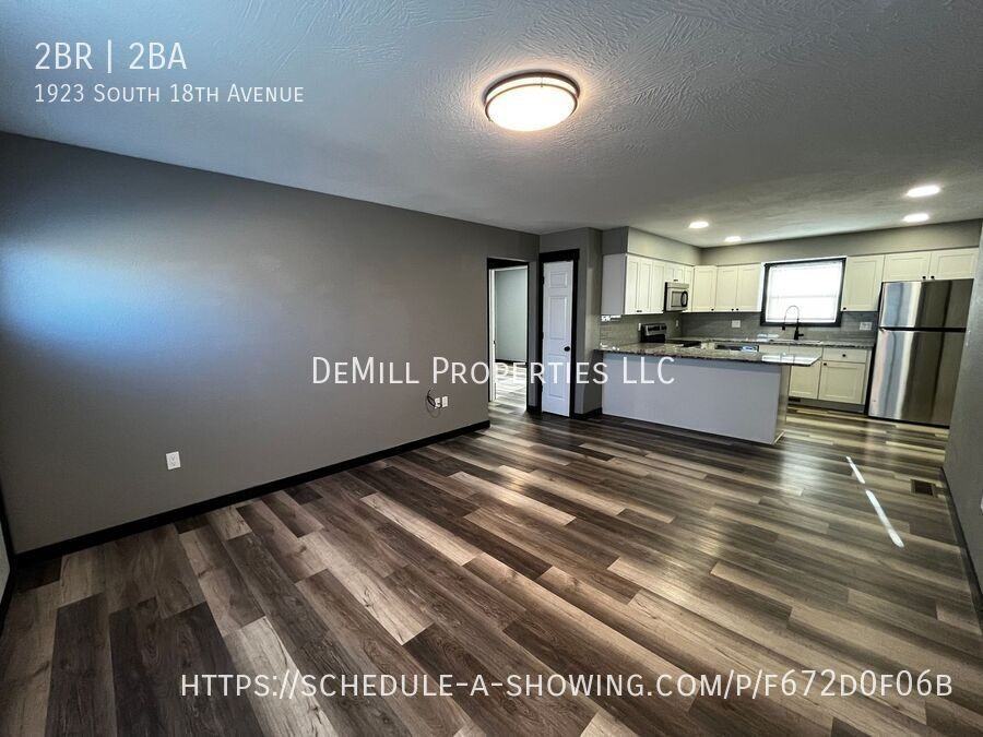 1923 S 18th Ave - Photo 5 of 17