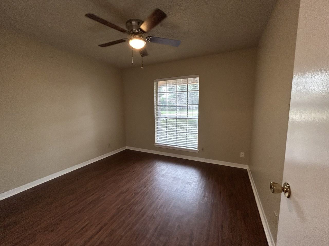1805 Broadmoor Dr #1 - Photo 5 of 10
