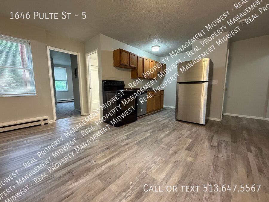 1646 Pulte St #5 - Photo 3 of 7