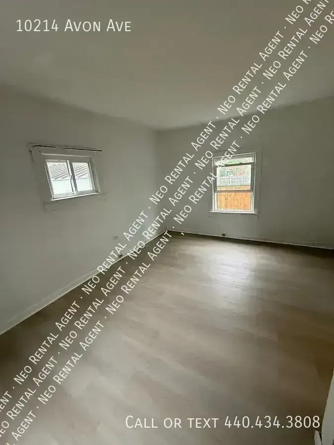 10214 Avon Ave - Photo 7 of 11
