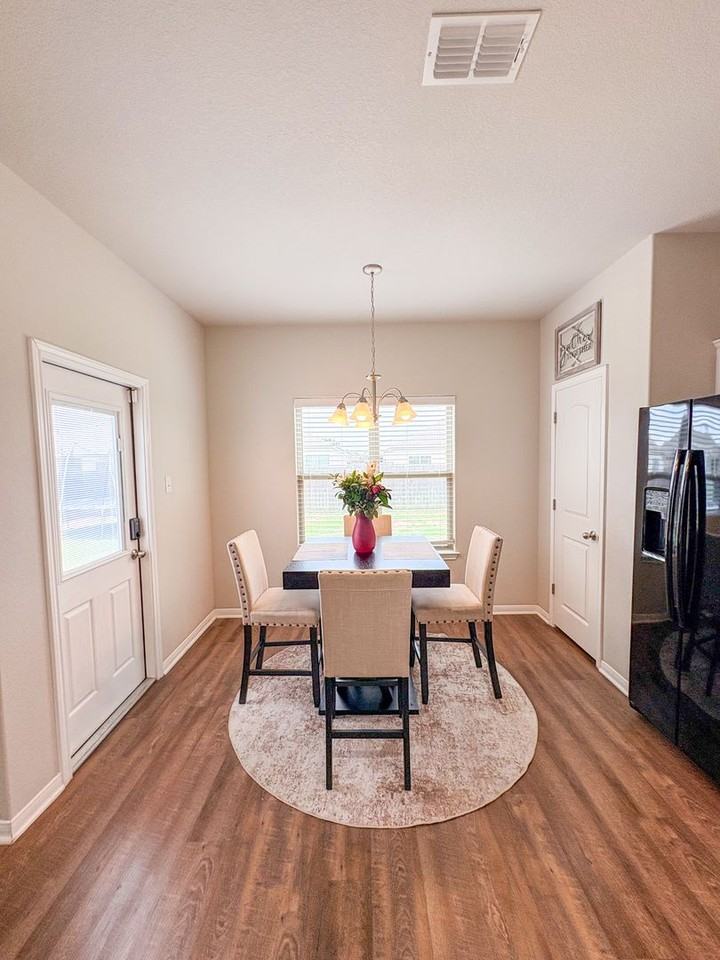 7507 Park Mdw - Photo 5 of 9