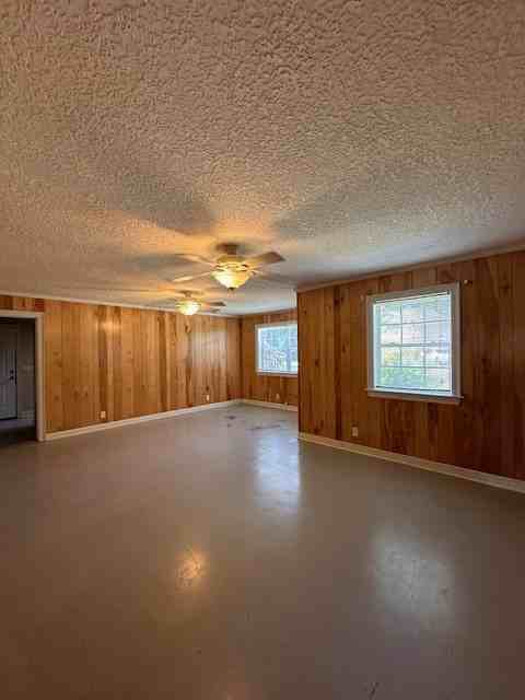 135 Palmera Ln - Photo 4 of 19