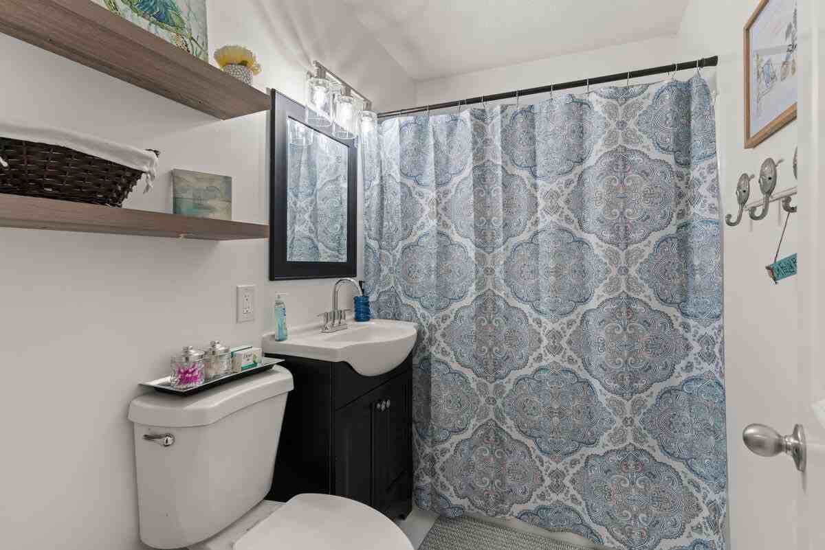 1105 Grant St - Photo 3 of 16