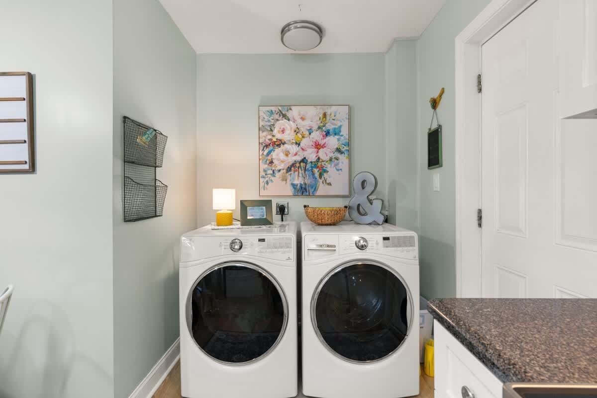 1105 Grant St - Photo 7 of 16