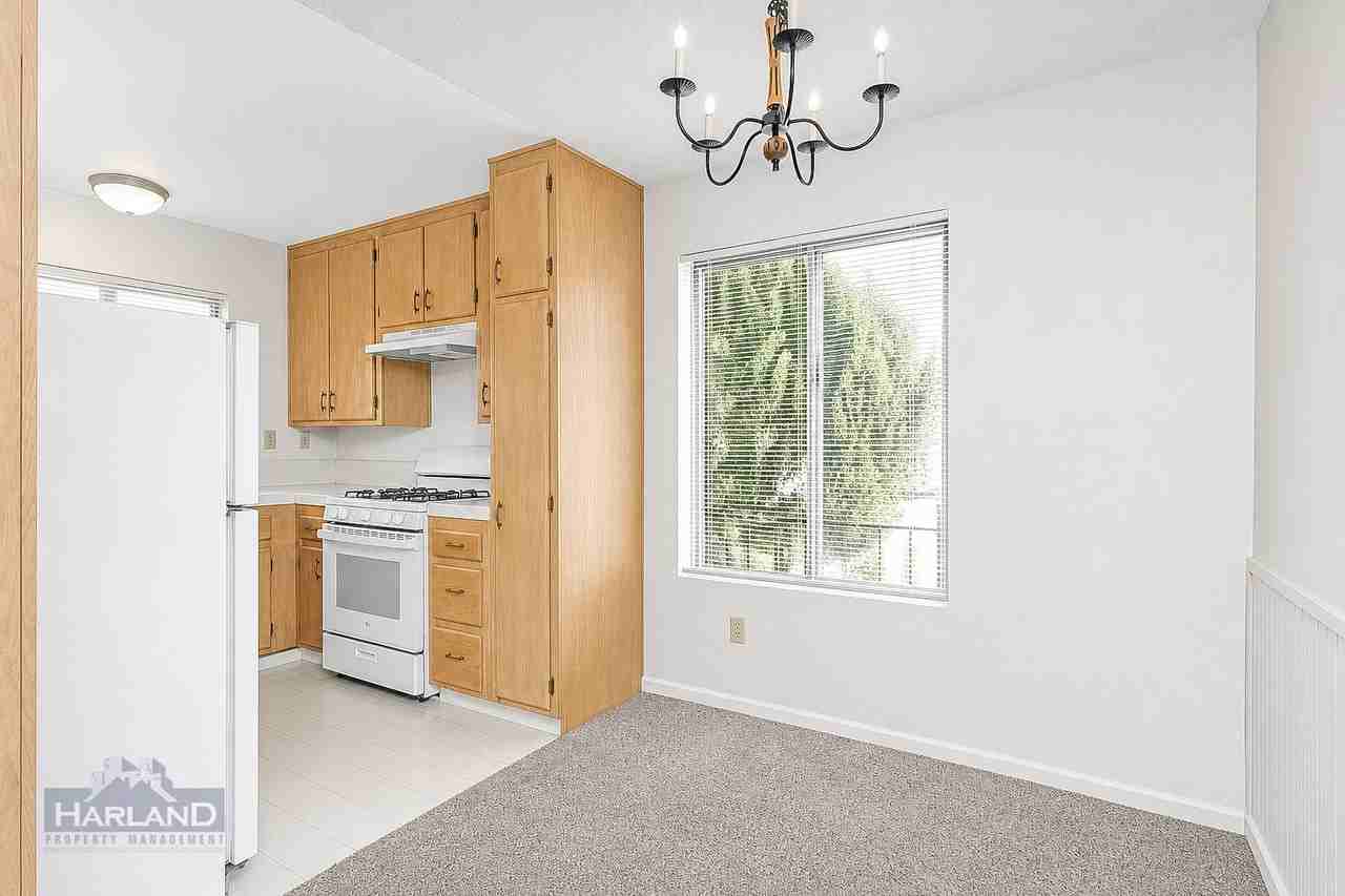 2128 Thomas Ave - Photo 2 of 12