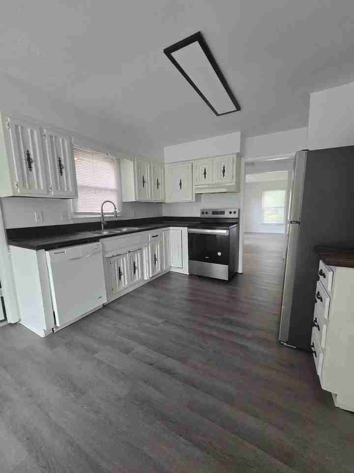 109 Sieville Ave #101 - Photo 5 of 11