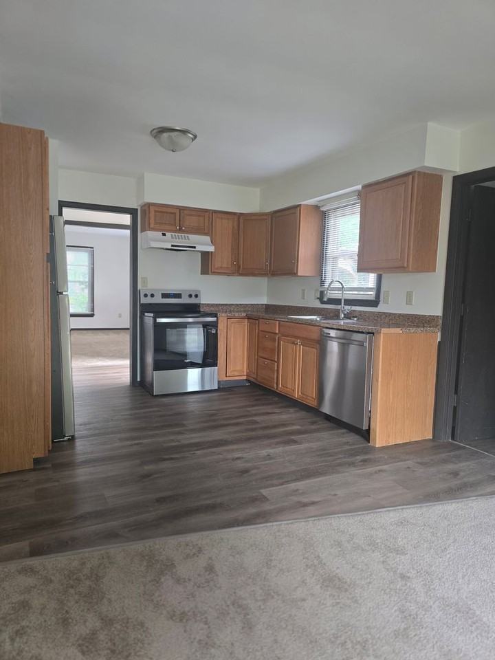 109 Sieville Ave. - 109 Sieville Ave. #102 - Photo 6 of 13
