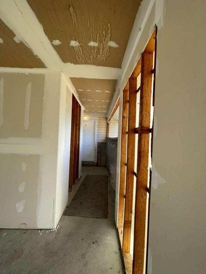 463 W 500 N - Photo 4 of 18