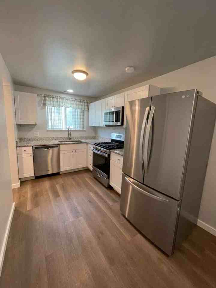 463 W 500 N - Photo 7 of 18