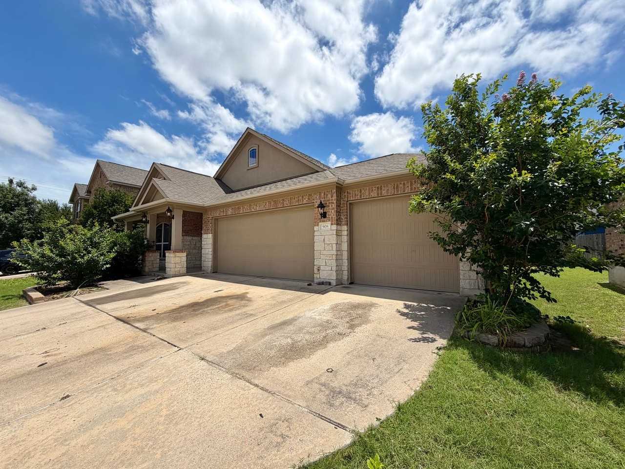 908 Arvada Dr - Photo 2 of 29