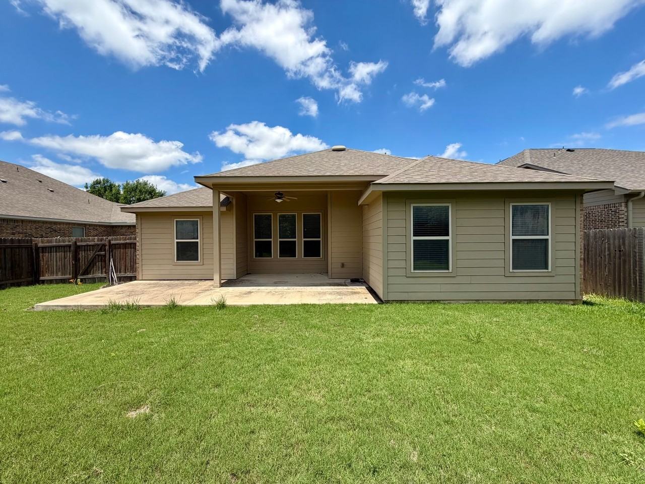 908 Arvada Dr - Photo 4 of 29