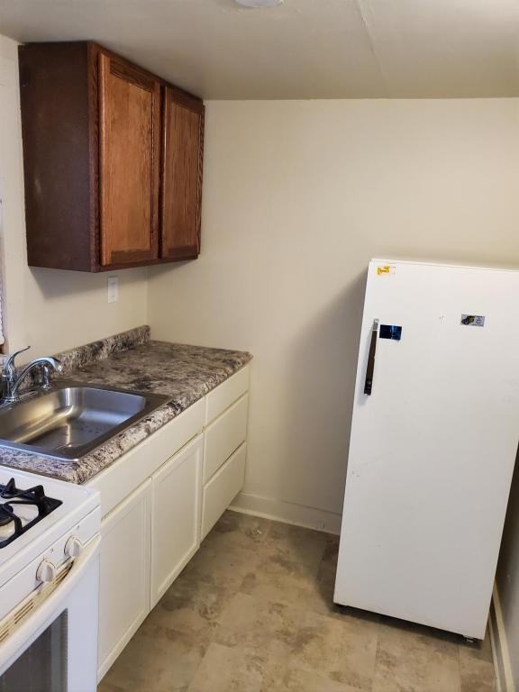 912 W Stephenson St - Photo 2 of 3