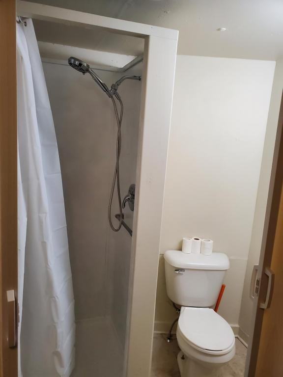 912 W Stephenson St - Photo 3 of 3