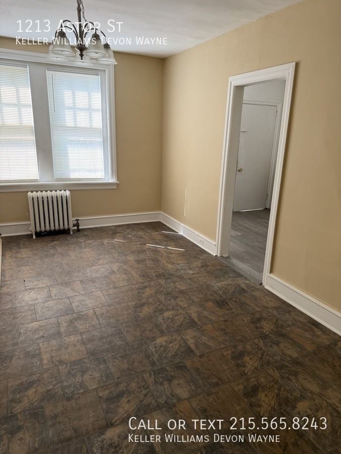 1213 Astor St - Photo 6 of 15