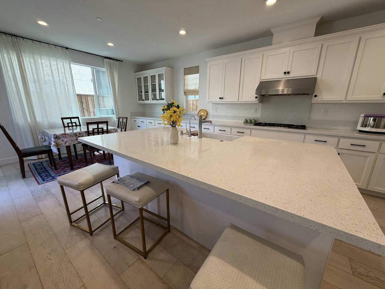 5889 Abbott Street - Photo 6 of 30
