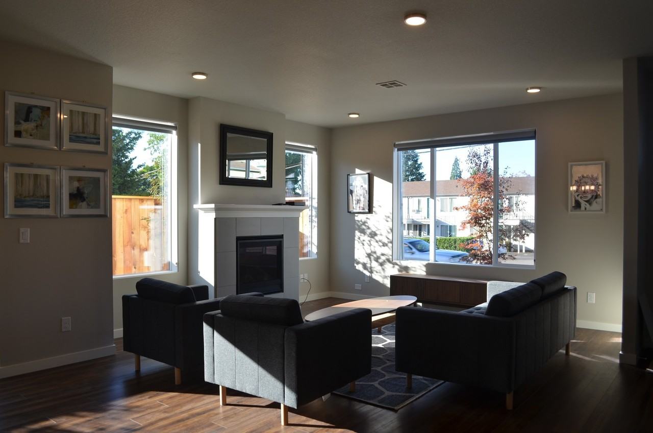 4054 Se Holgate Blvd Rm E - Photo 2 of 22