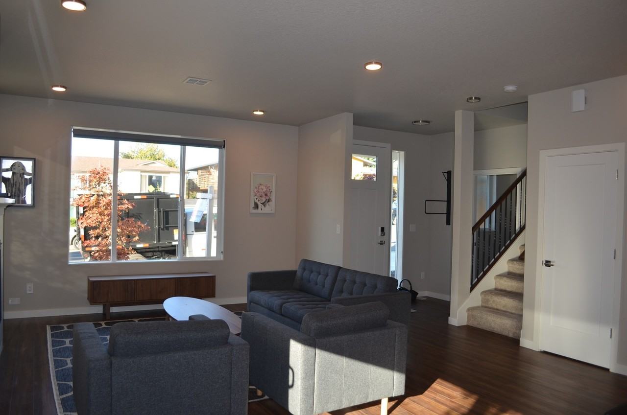 4054 Se Holgate Blvd Rm E - Photo 4 of 22