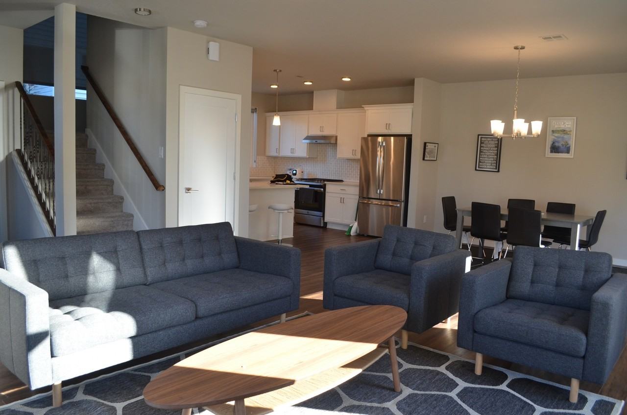 4054 Se Holgate Blvd Rm E - Photo 5 of 22