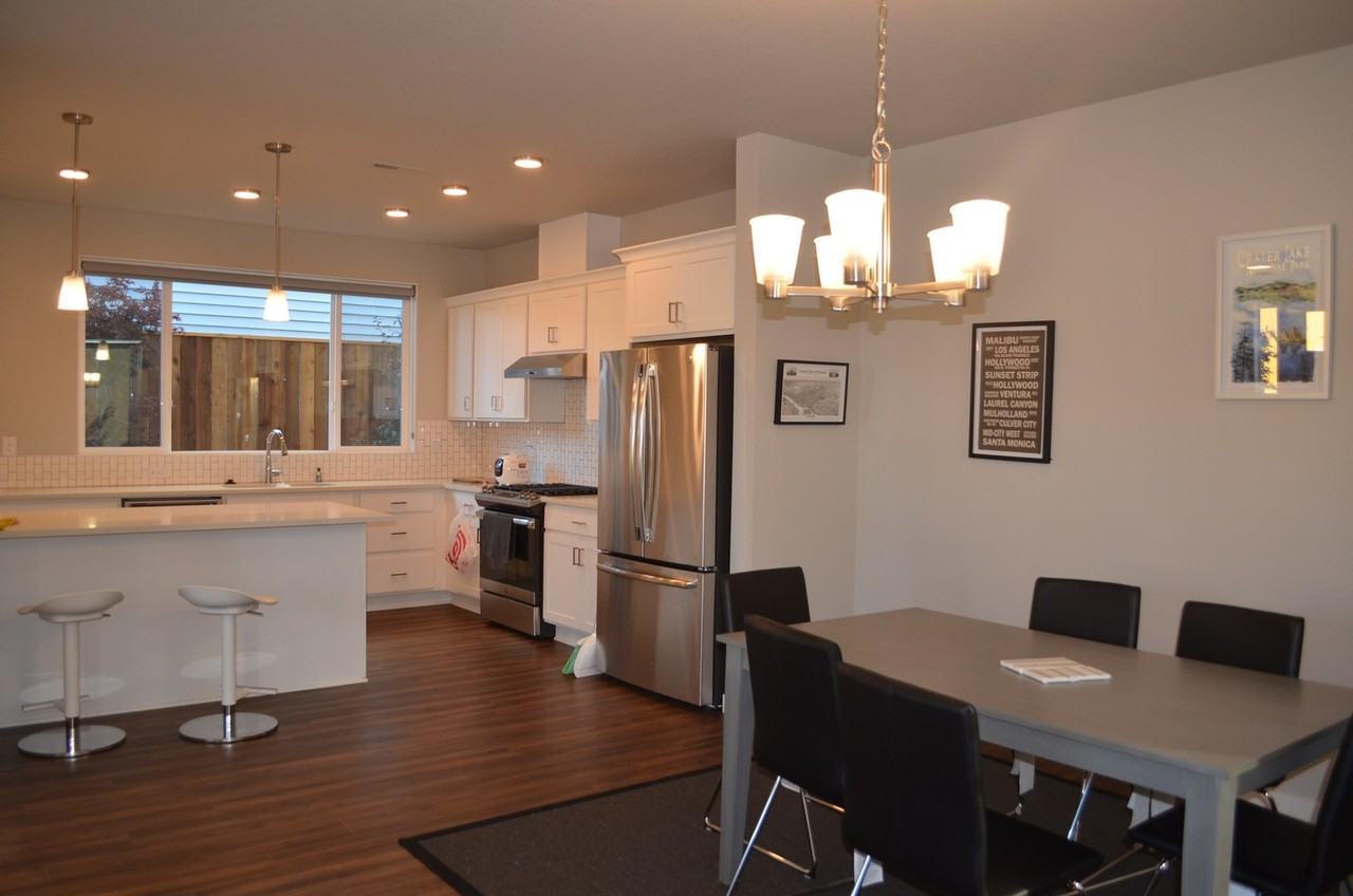 4054 Se Holgate Blvd Rm E - Photo 6 of 22