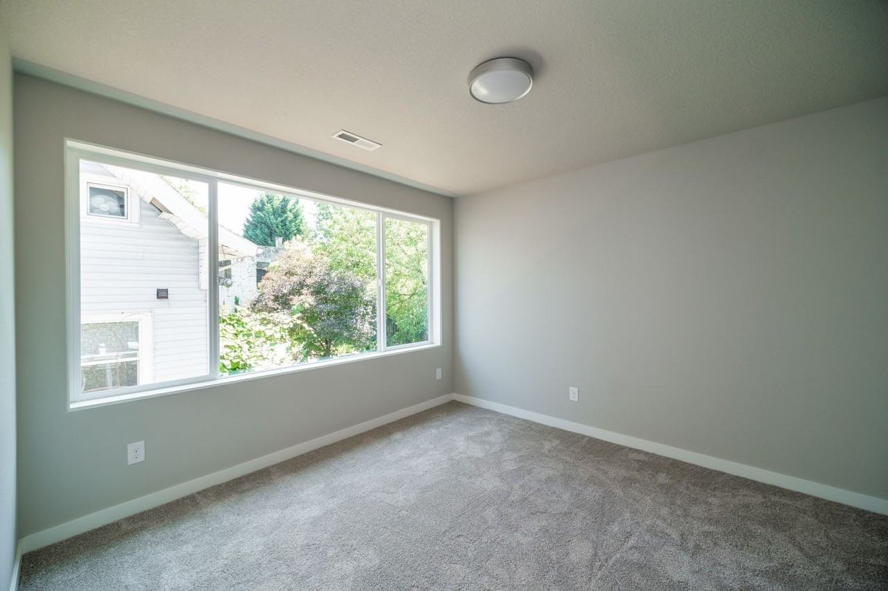 4054 Se Holgate Blvd Rm A - Photo 7 of 14