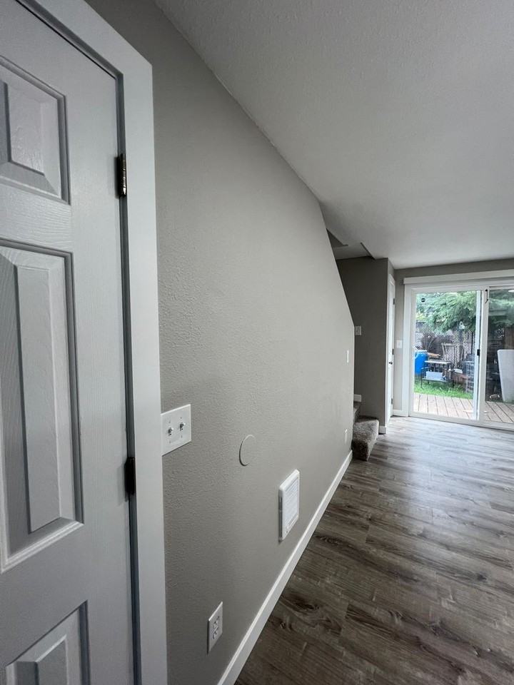 4116 Market St Ne - Photo 6 of 25