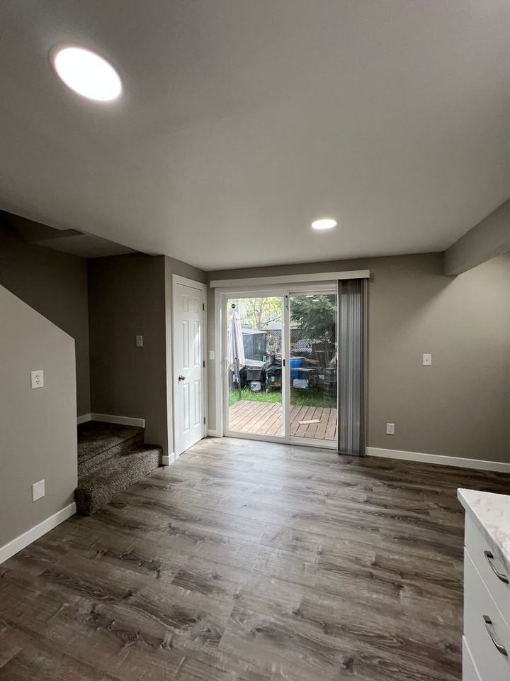 4116 Market St Ne - Photo 7 of 25