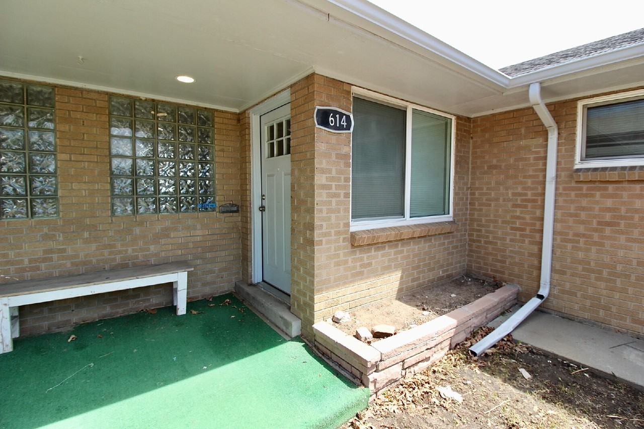 3614 N Monaco Street Pkwy - Photo 3 of 18