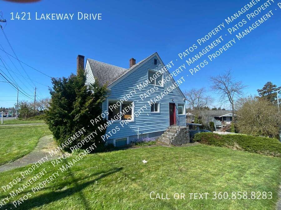 1421 Lakeway Dr - Photo 4 of 21