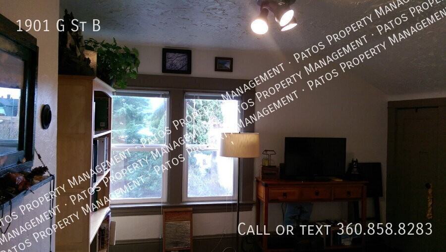 1901 G St - Photo 3 of 14
