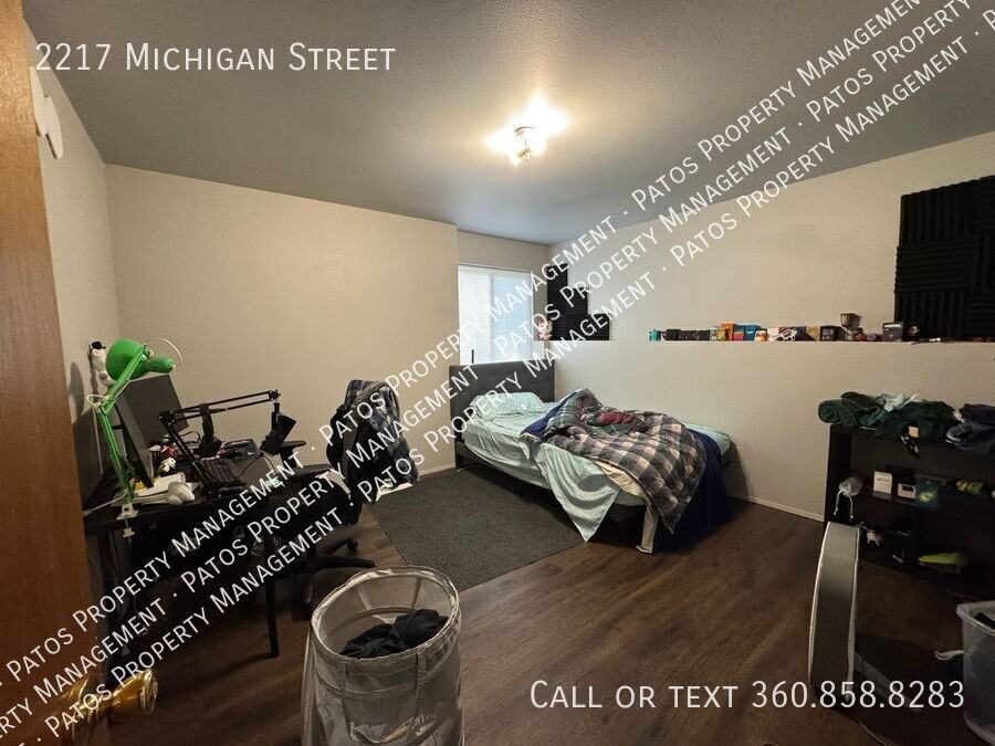 2217 Michigan St - Photo 4 of 11