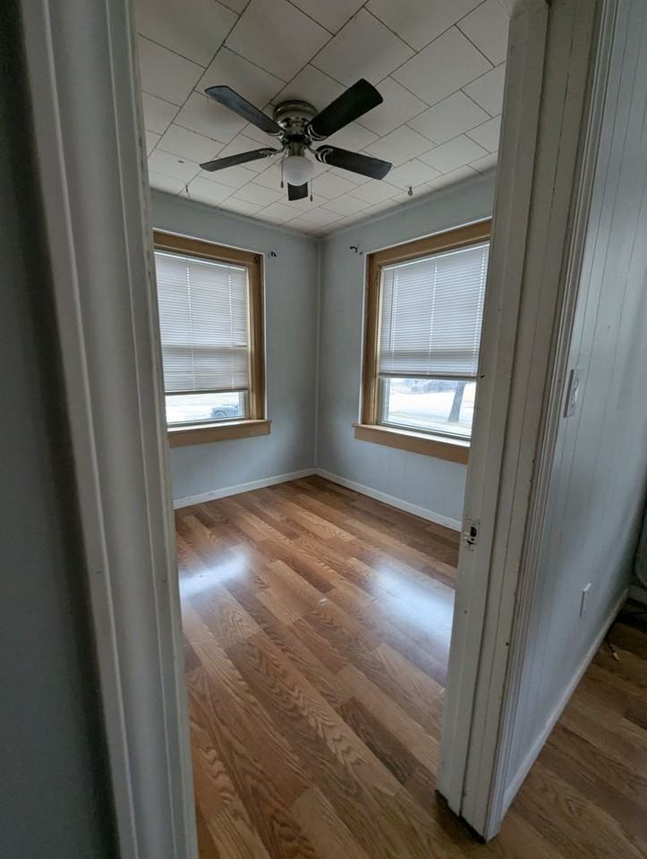 415 S Broadway St #15 - Photo 3 of 24