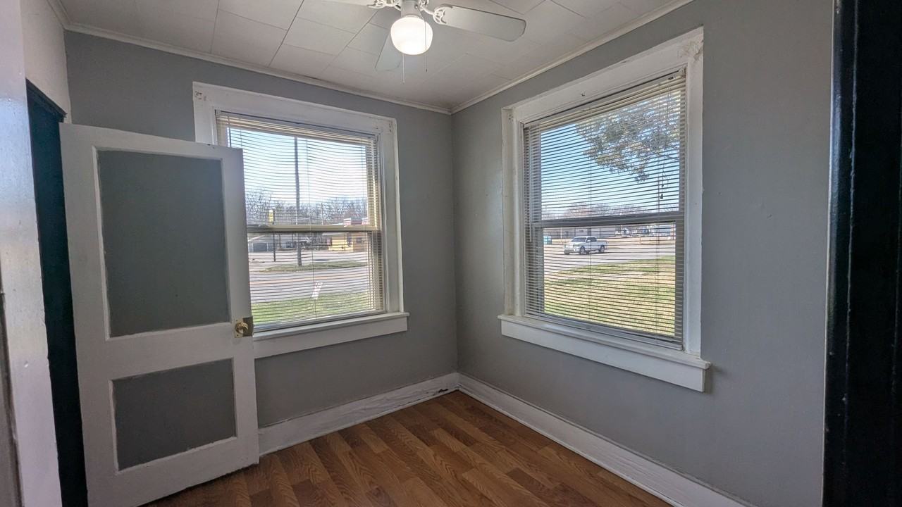 415 S Broadway St #5 - Photo 2 of 26