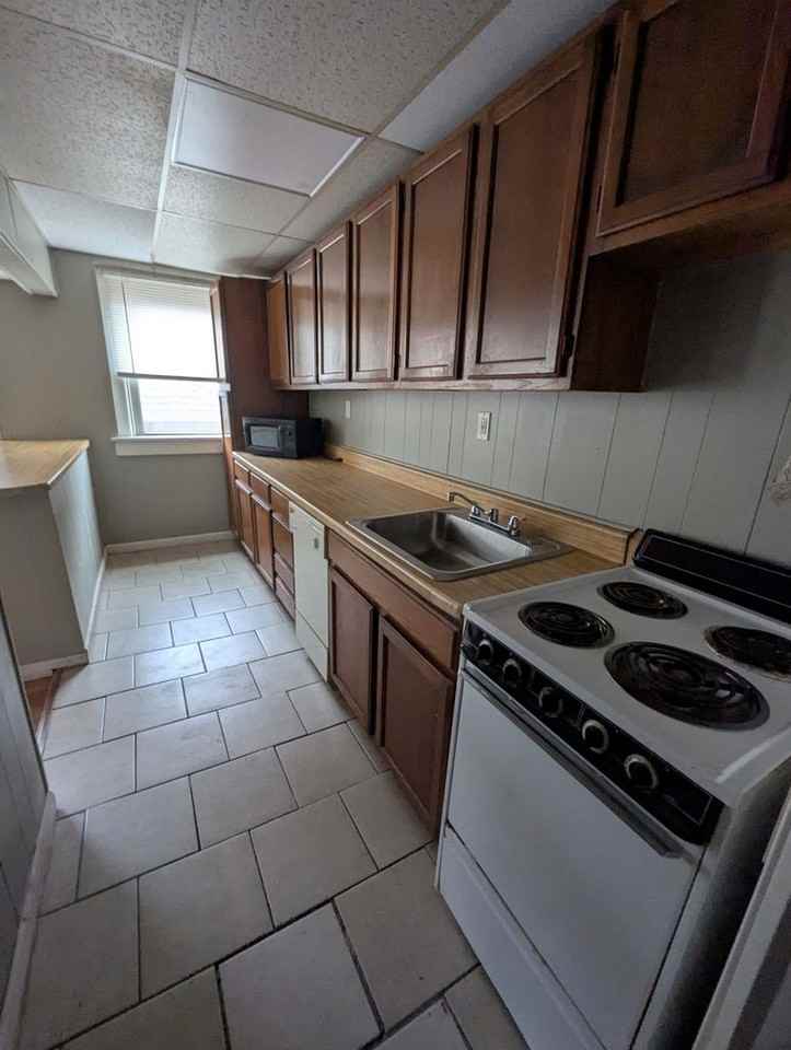 415 S Broadway St #3 - Photo 5 of 24