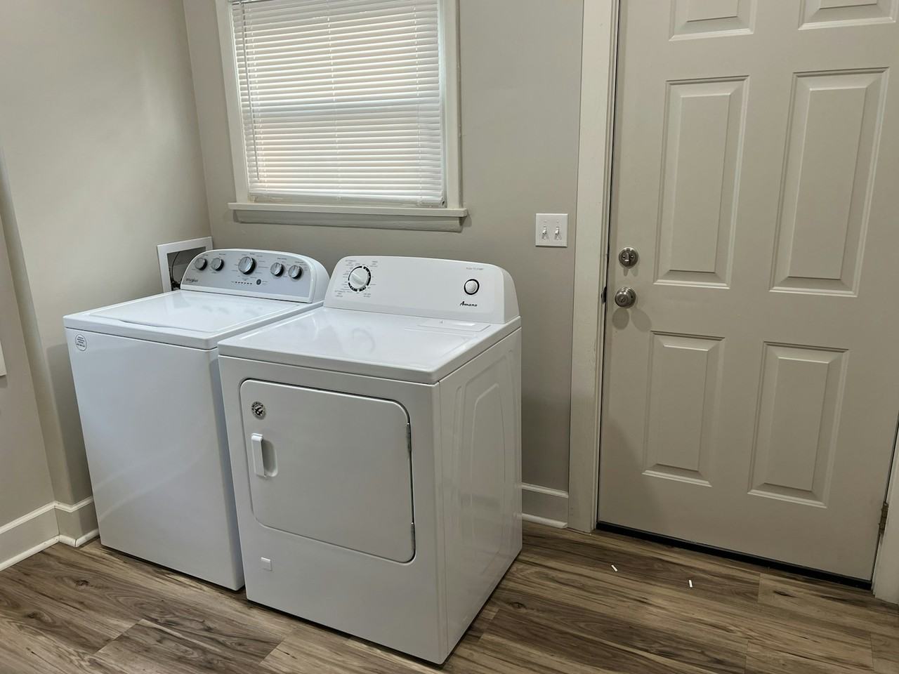 107 North Berrien Street - Photo 4 of 12