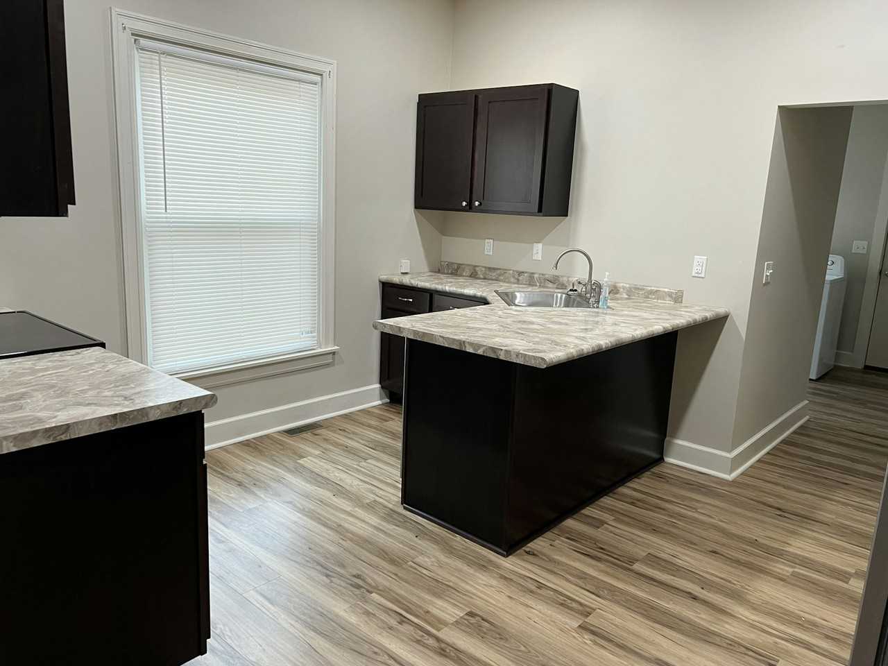 107 North Berrien Street - Photo 5 of 12
