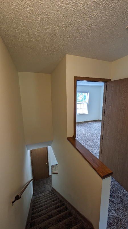 113 Taylor Ave - Photo 4 of 7