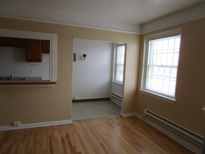 608 Central Ave - Photo 4 of 6