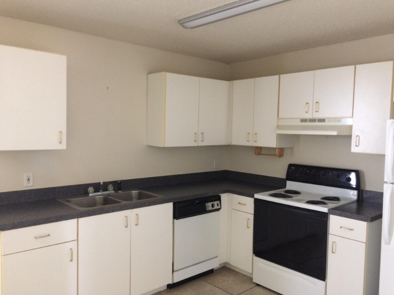 610 24th St - Photo 5 of 9